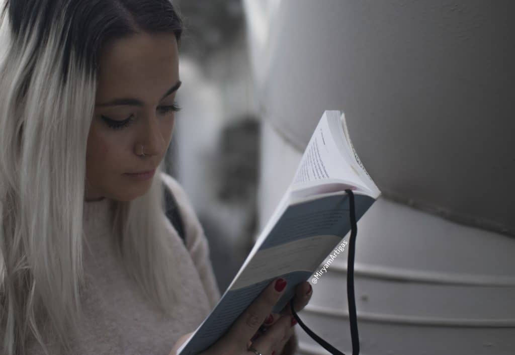 Reseña resumen personajes secundarias mujeres beats